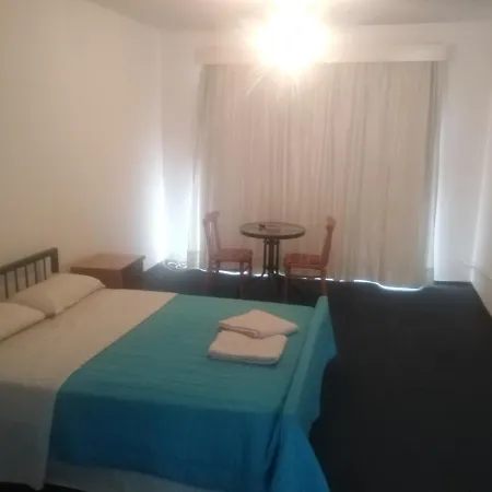 Rolandos Apts